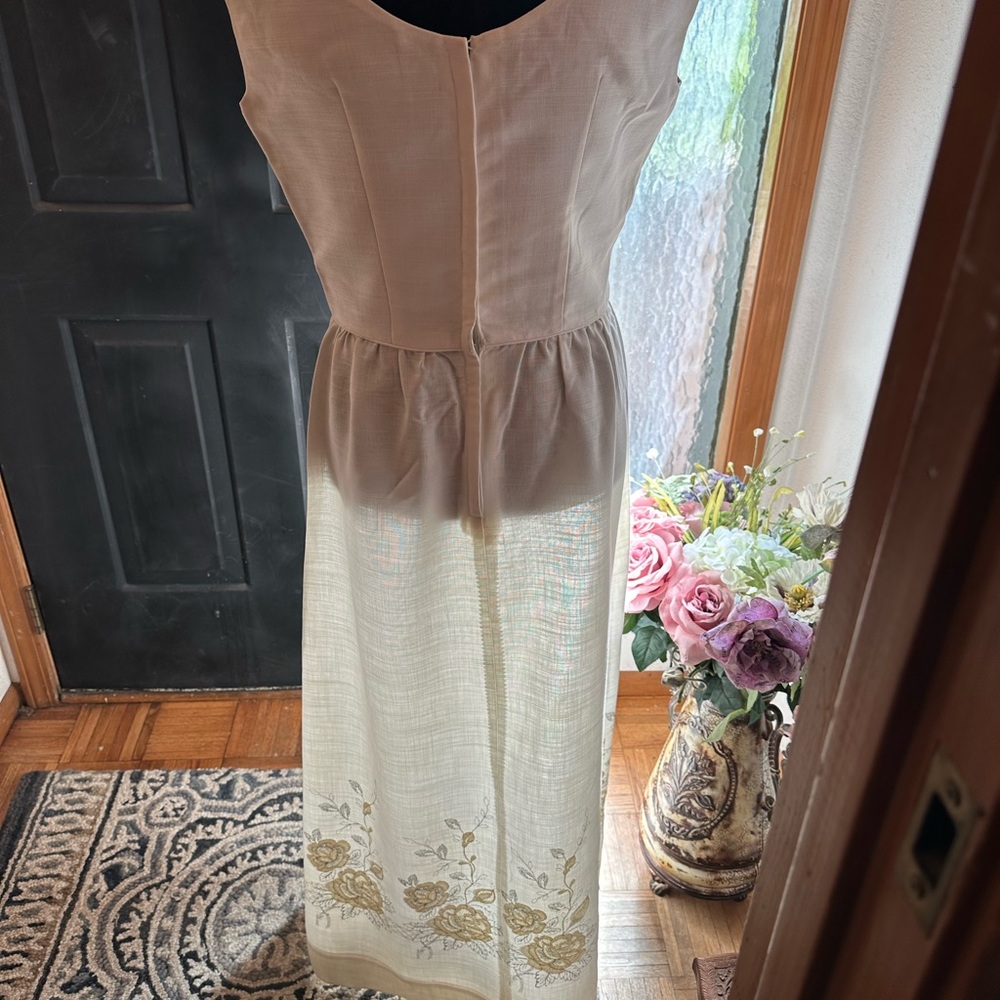 Elegant Cream Floral Dress - Picture 2 of 6